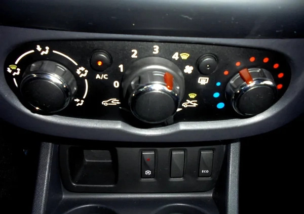 Dacia Duster cena 42900 przebieg: 73521, rok produkcji 2016 z Gniezno małe 704